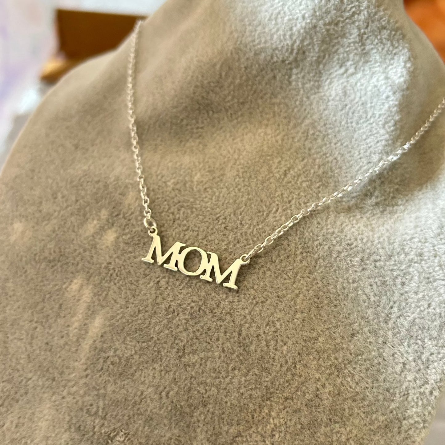 MOM Necklace in 925 Sterling Silver