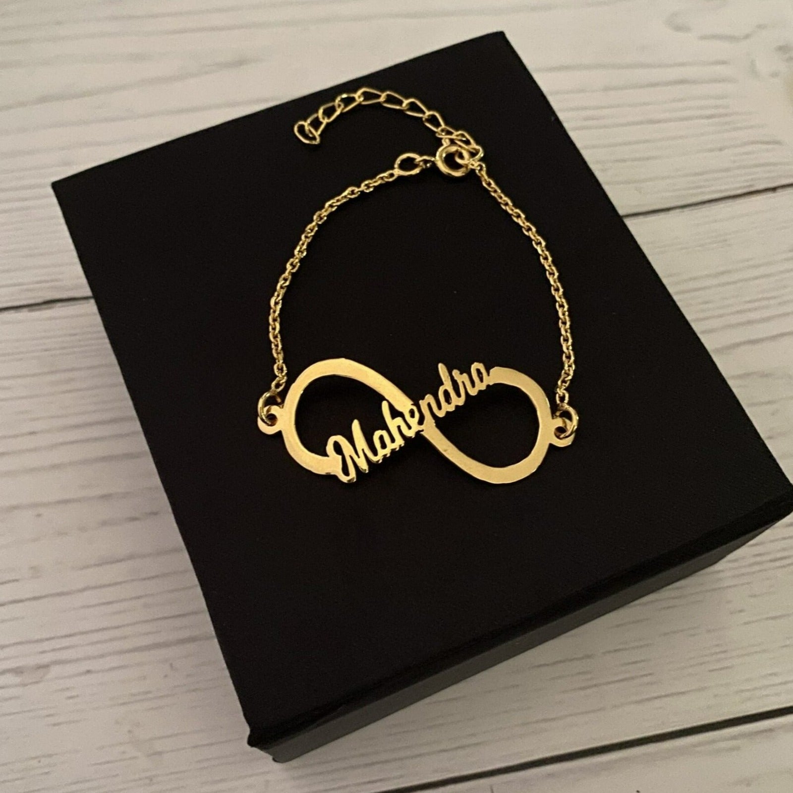 Infinity bracelet with single Name